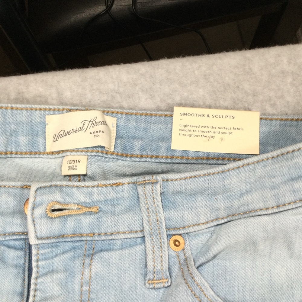 Universal Thread Mid Rise Light Blue Skinny Jeans - Picture 5 of 10